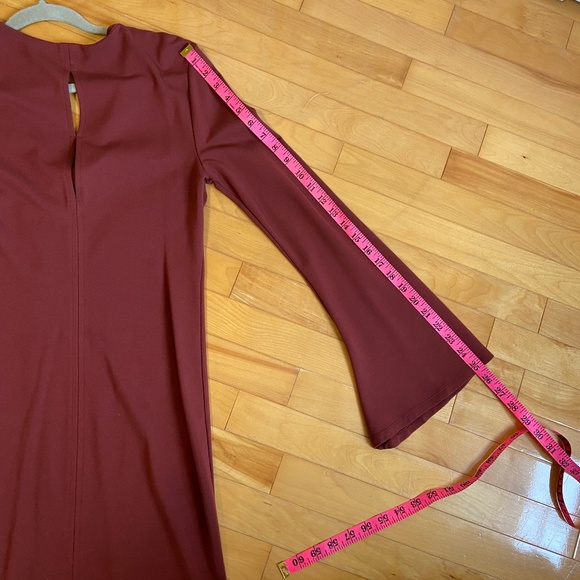 Forever 21 V-neck Dress with Bell Sleeves size Medium - Picture 7 of 7
